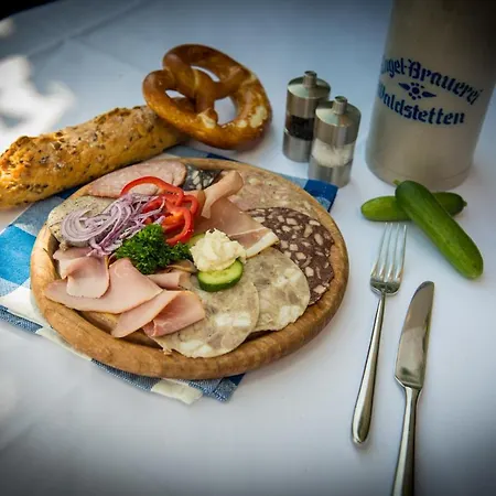 Brauerei Und Zum Engel Gasthof 3*